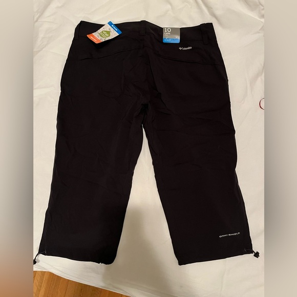 Columbia Women’s Lightweight Capri pants (black) - Picture 1 of 4